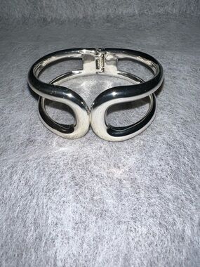 Unk Silver Sculpted Hinged Open-Loop Bracelet